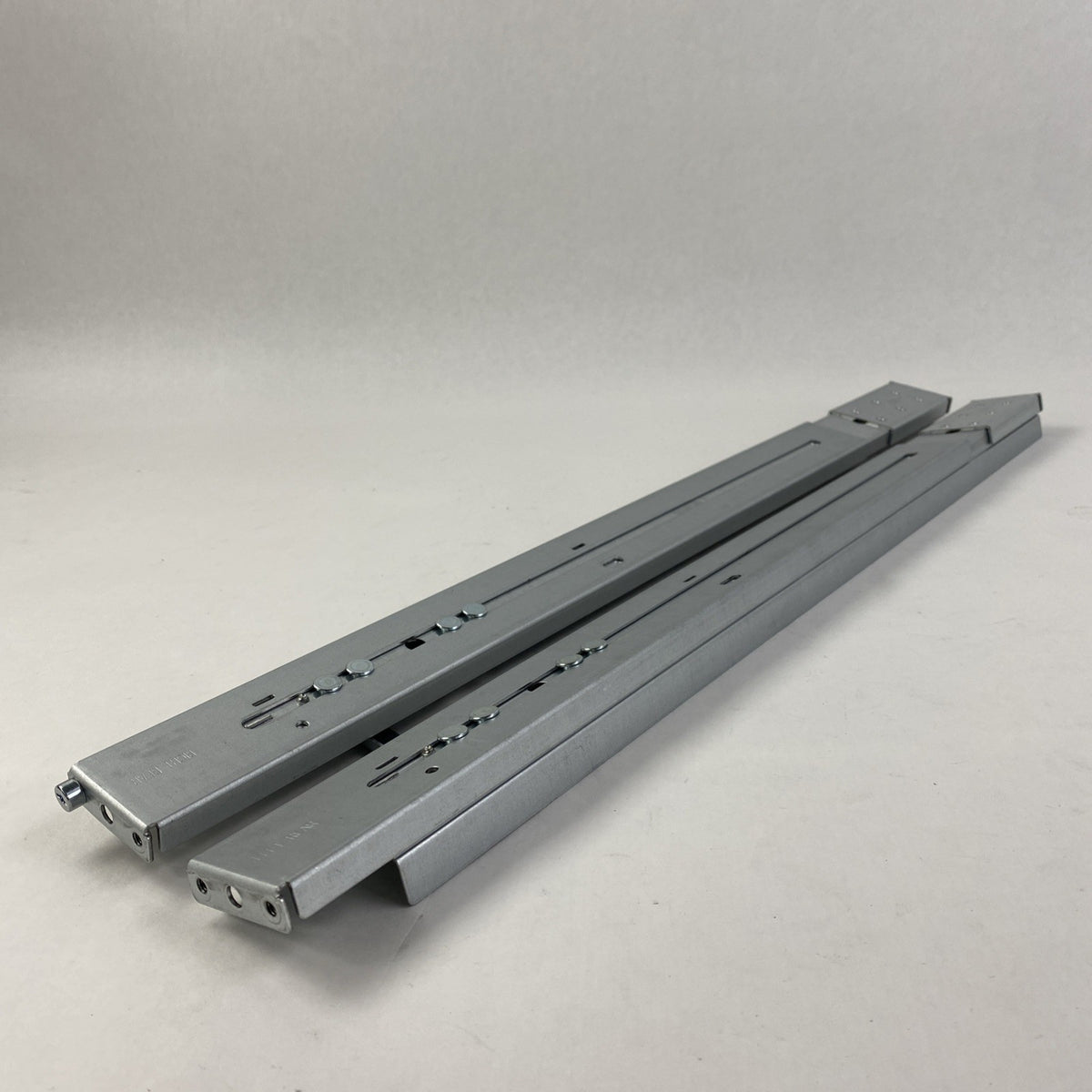 Foxconn 2F77A-02 Right and Left Sliding Server Rails - No Screws0