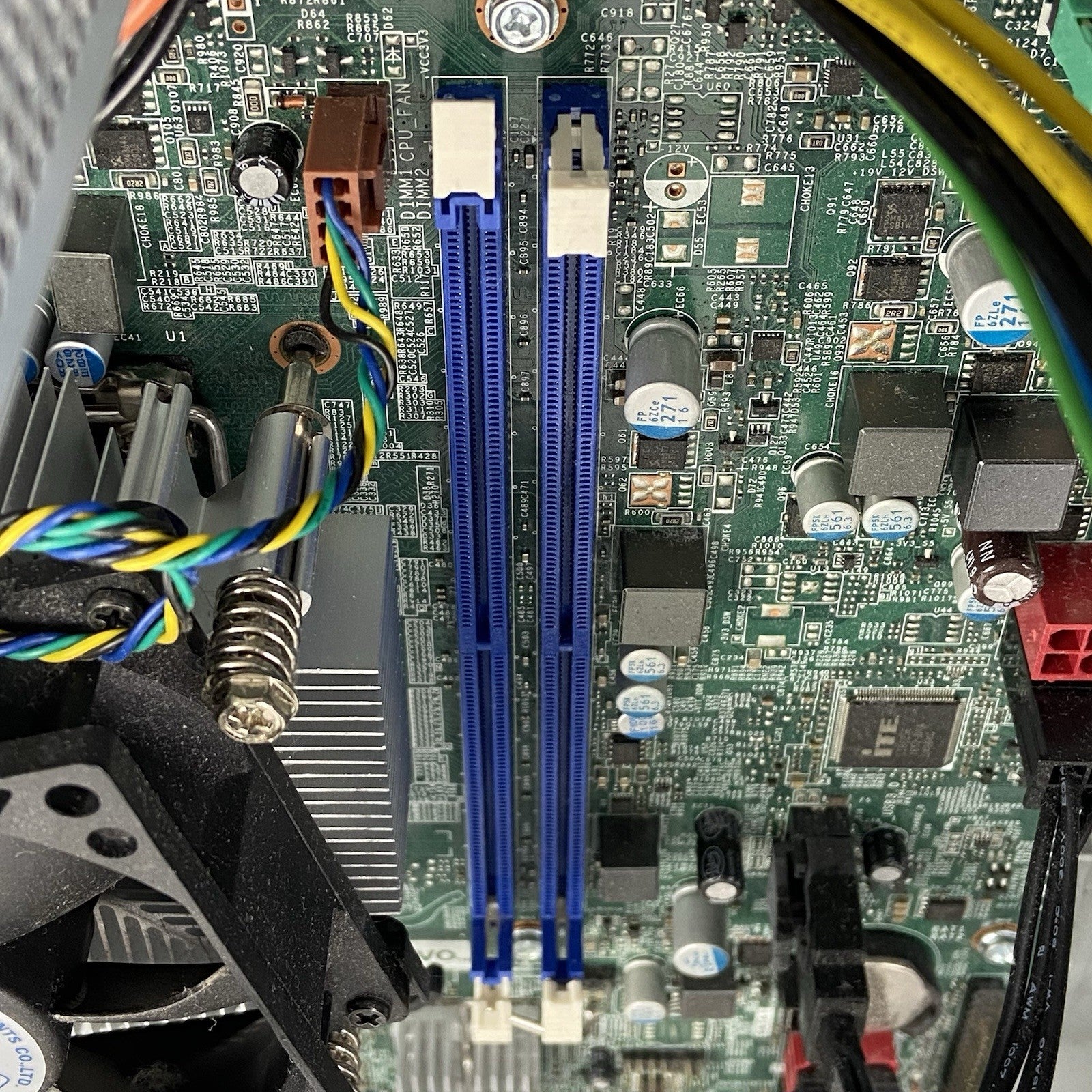 Lenovo ThinkCentre M700 MT Intel Core i7-6700 3.4GHz No RAMHDDOSOD12