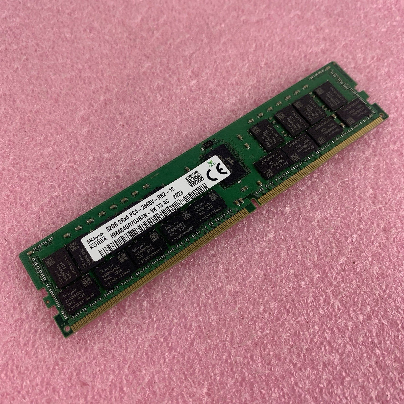 SK Hynix HMA84GR7DJR4N-VK 32 GB 1X32GB 2RX4 PC4-2666V Server Memory Ram0