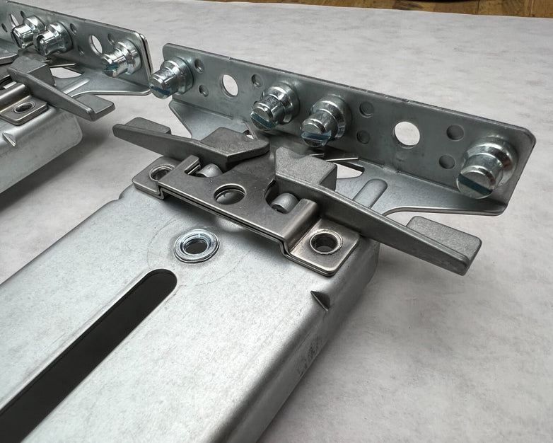 Kingslide 374518 2u-4u 30" Rails US6851773 Outers Only