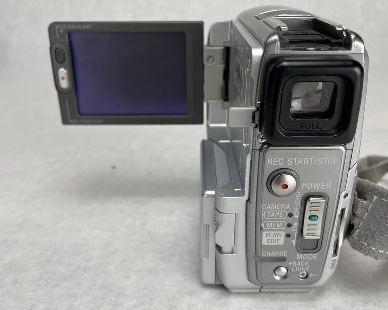 Sony Handycam DCR-PC109 Mini DV Hybrid Camcorder With Nightshot / Nightvision