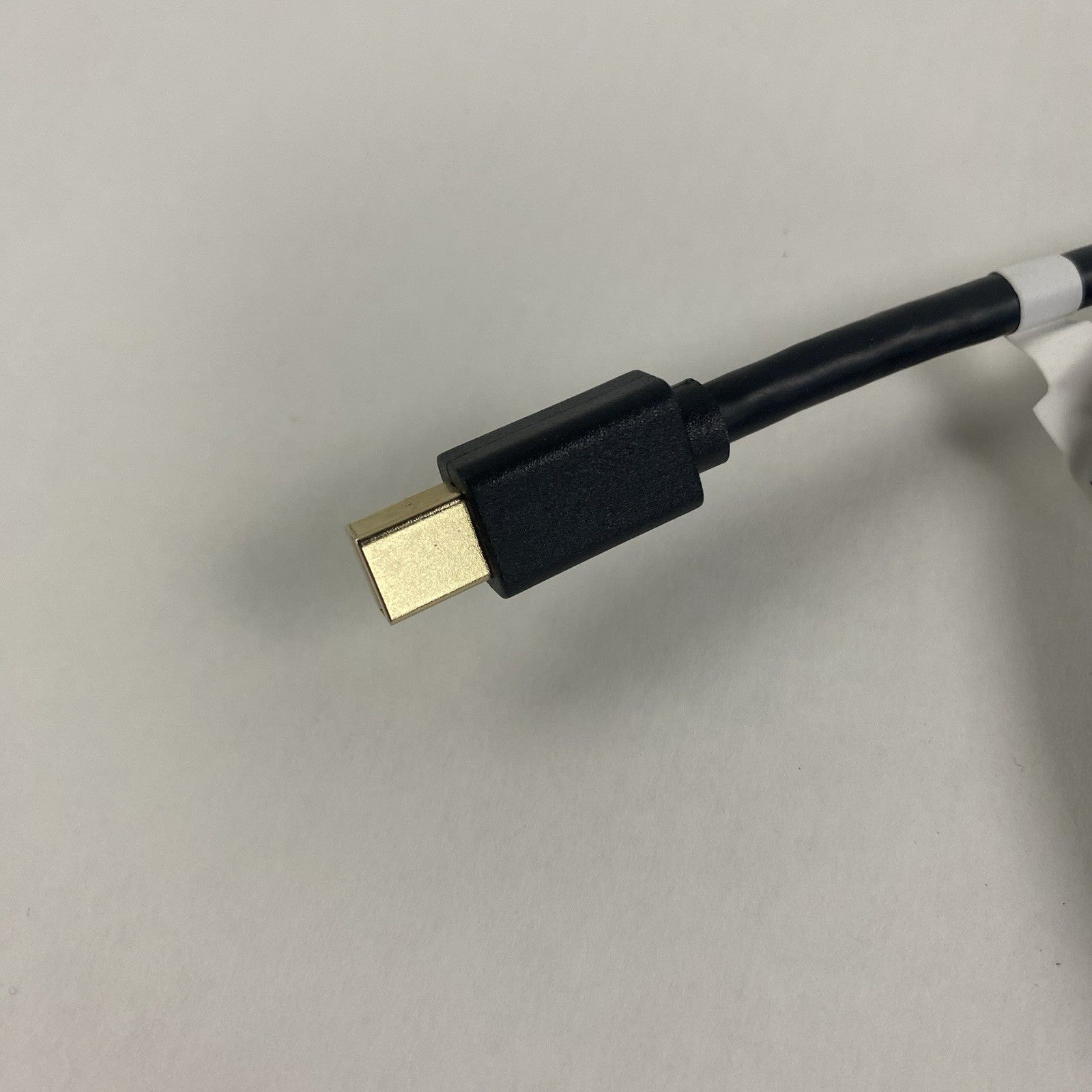 Tripp Lite P586-003-DVI-V2 3' Mini DisplayPort to DVI Lot of 43