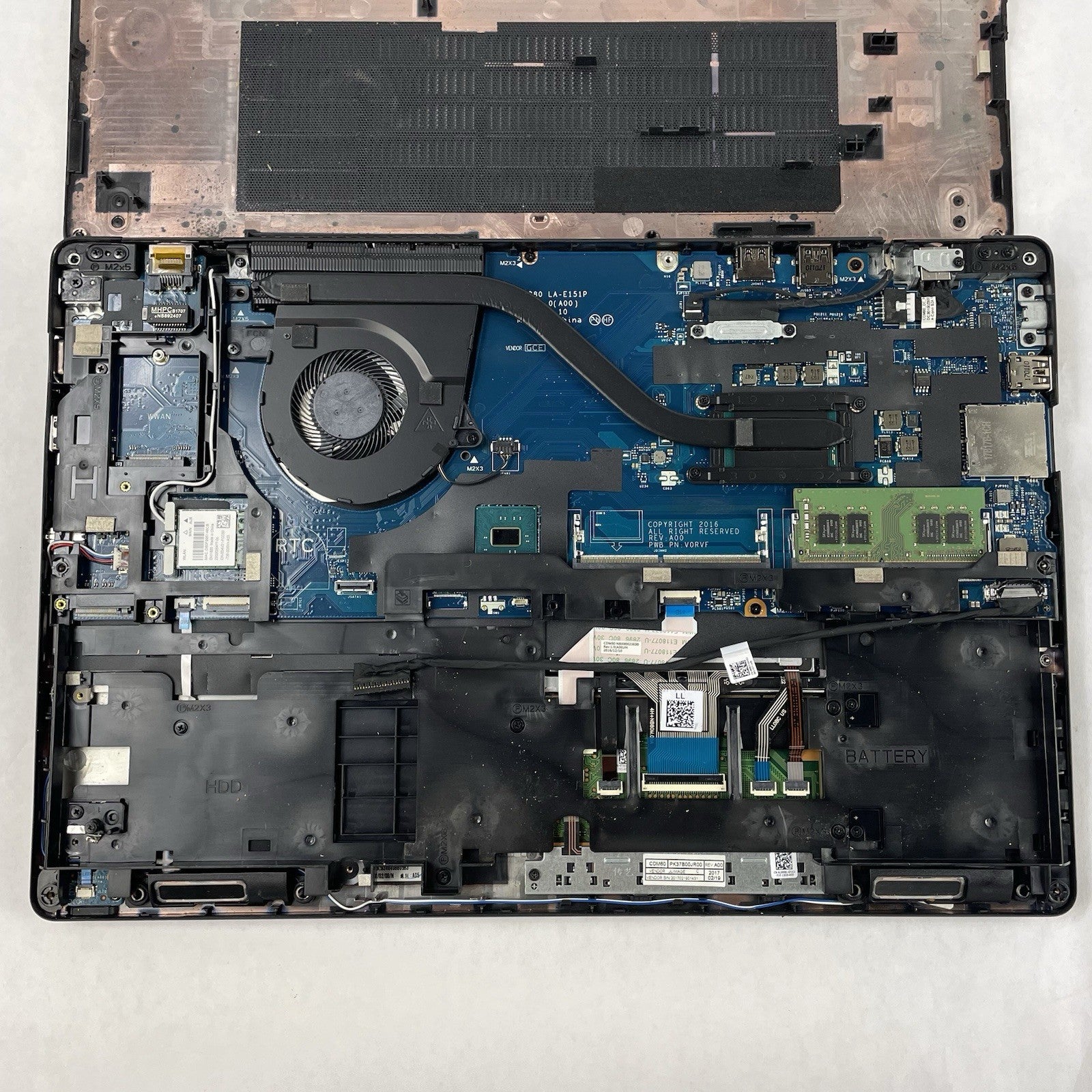 Dell Latitude 5580 15.6" i5-7440HQ 2.8GHz 8GB RAM No SSD/OS/AC - Bad Hinge Cover20