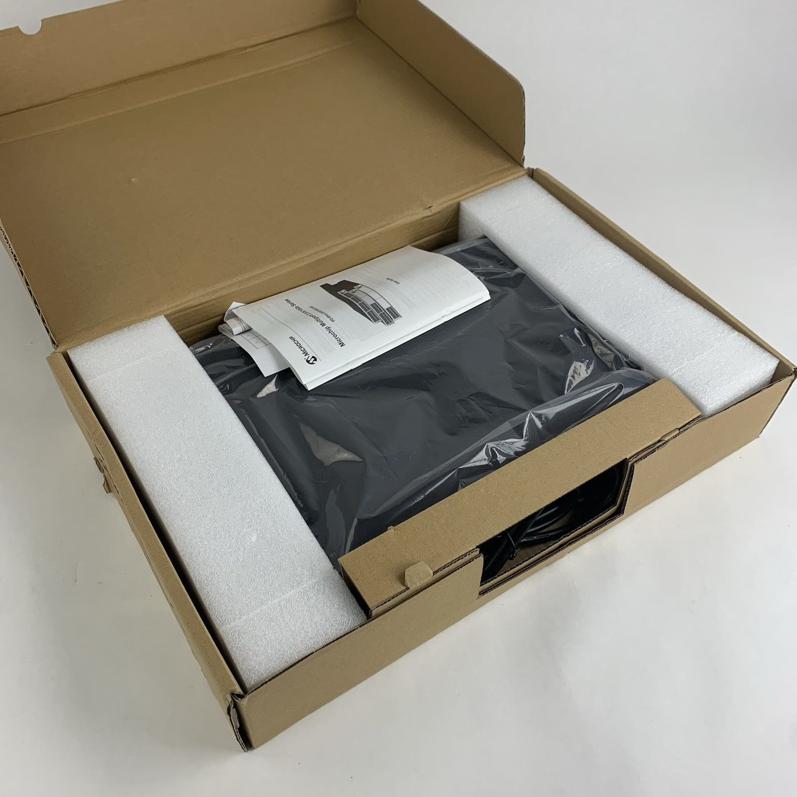 Microchip PD-9512-10GC/AC 12-Port BT 60W Switch Box Opened0