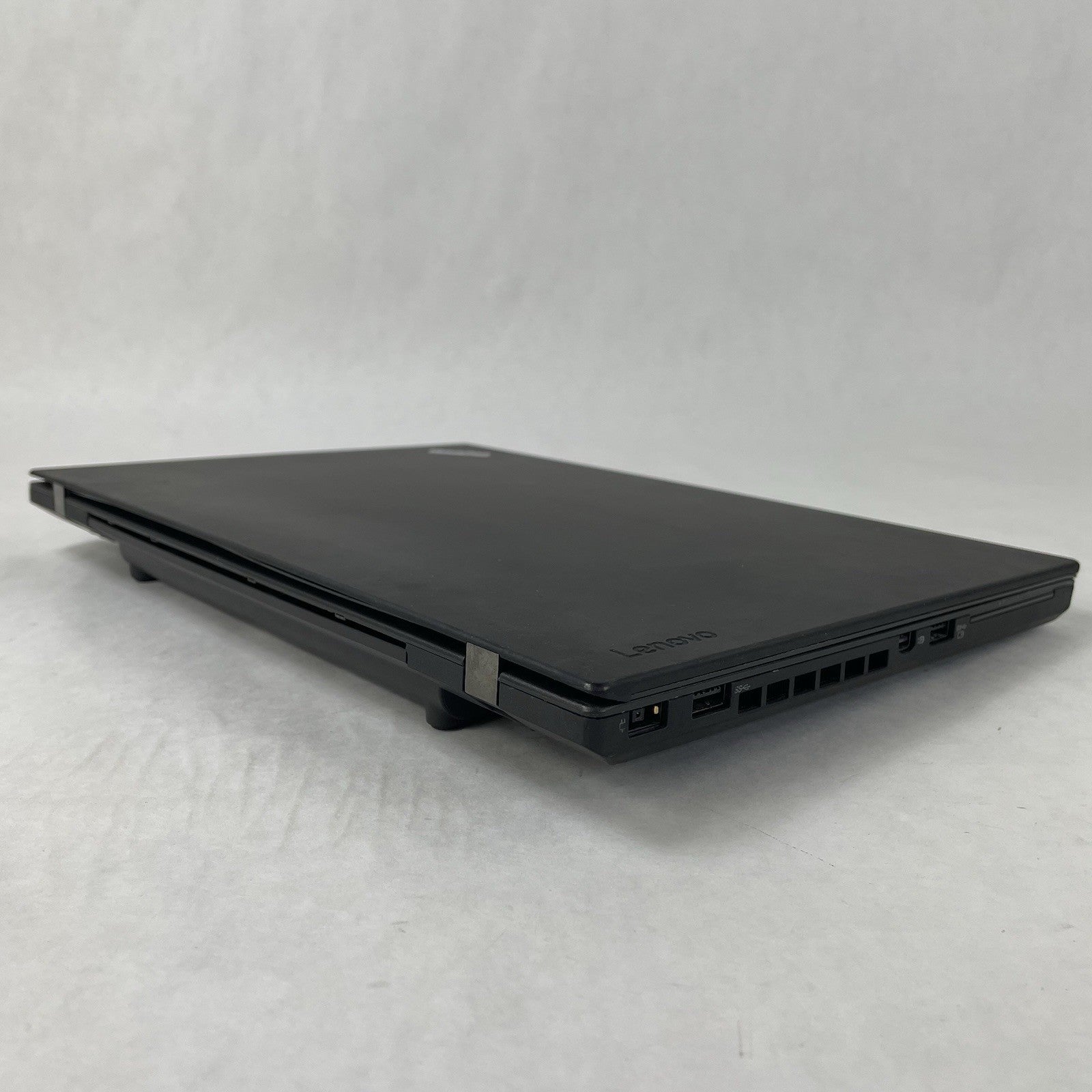Lenovo ThinkPad T460 14" i5-6300U 2.40 GHz 8 GB RAM No HDD/OS - Bad Bottom12