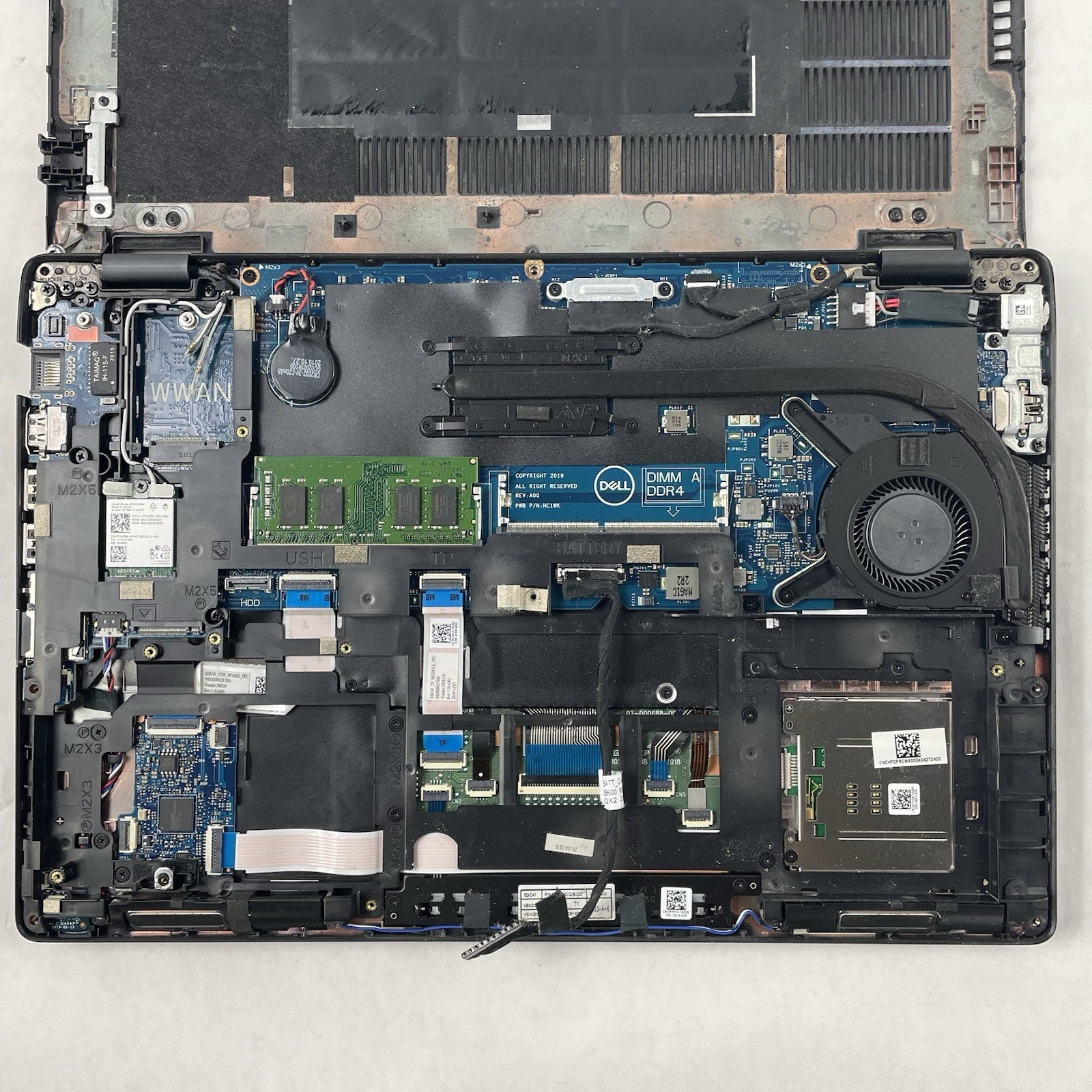 Dell Latitude 5400 14" i5-8365U 1.60 GHz 8 GB RAM No SSD/OS/AC/Batt- Bad Bottom22