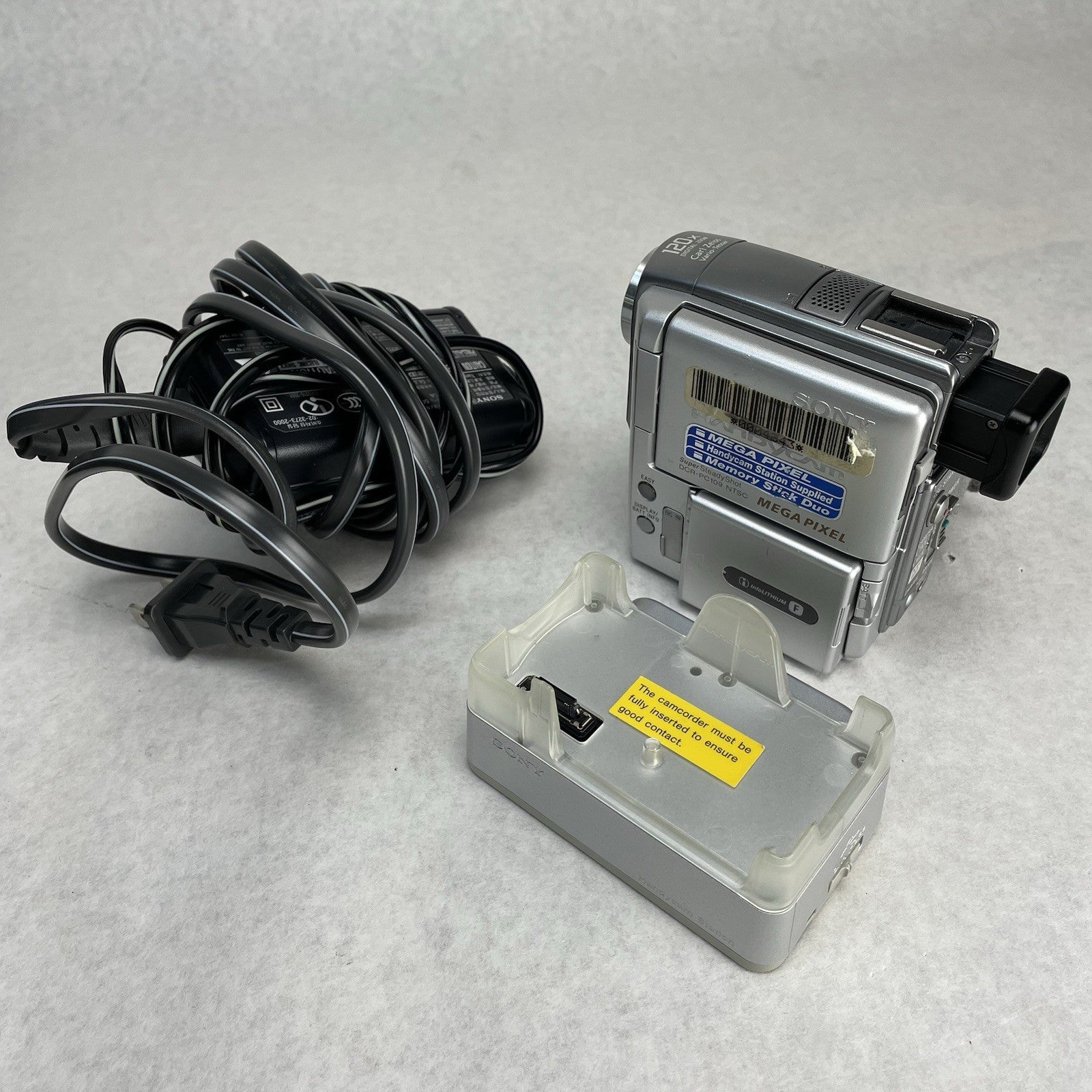 Sony Handycam DCR-PC109 Mini DV Hybrid Camcorder With Nightshot / Nightvision