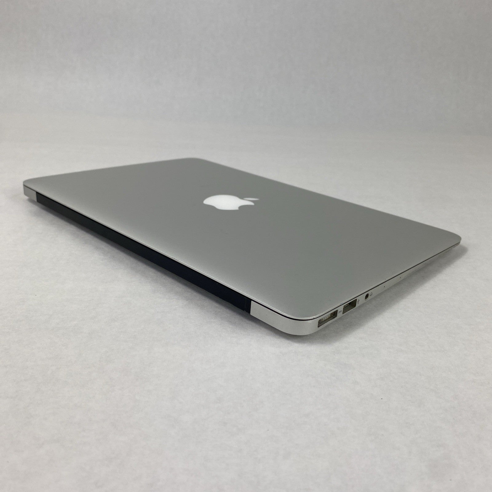 Apple A1465 MacBook Air 2013 11" 1.3Ghz i5 4GB RAM 120GB SSD os11.7.1 321 Cycles