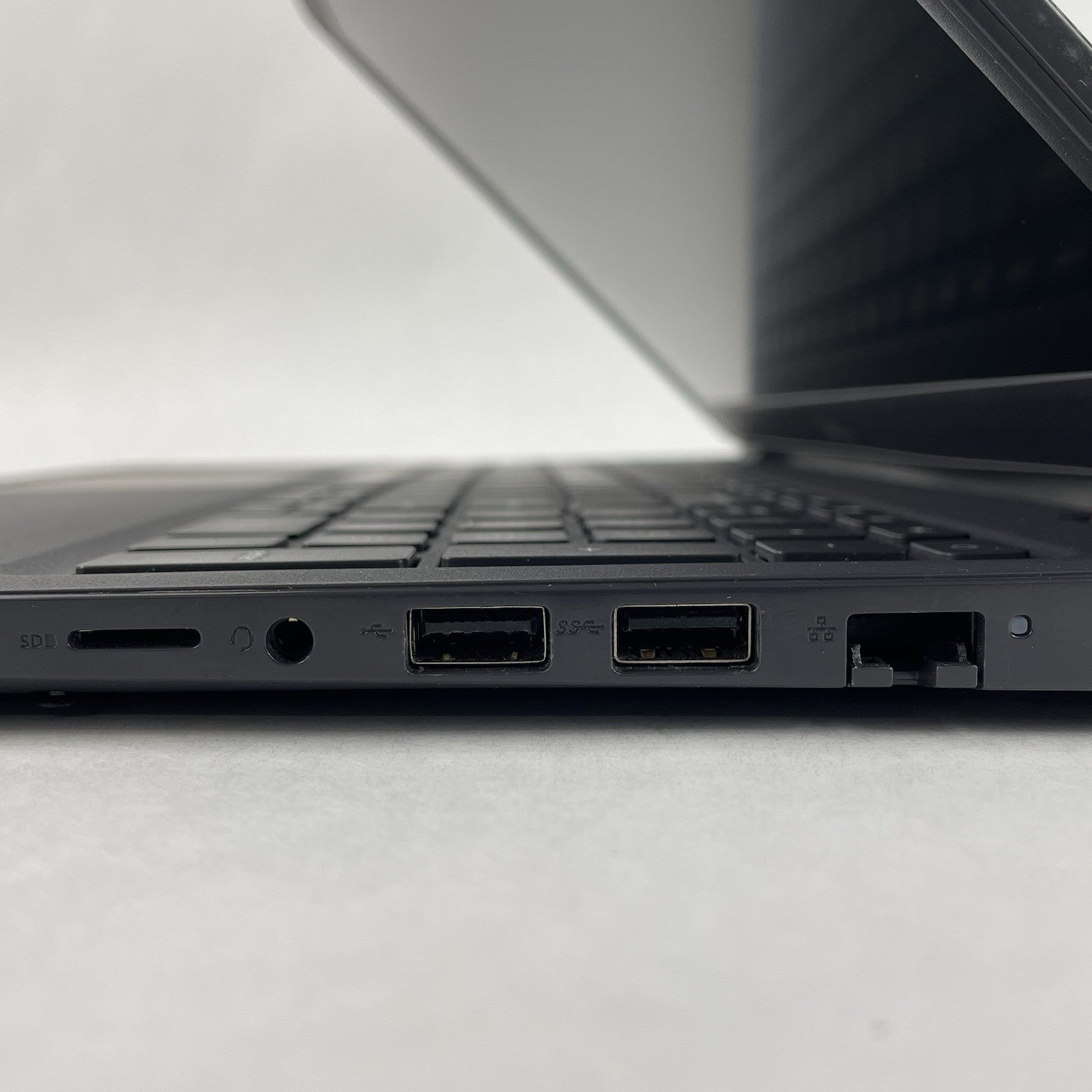 Dell Latitude 3510 15.6" i5-10210U 1.60 GHz 8 GB RAM No SSD/OS/AC/Batt5