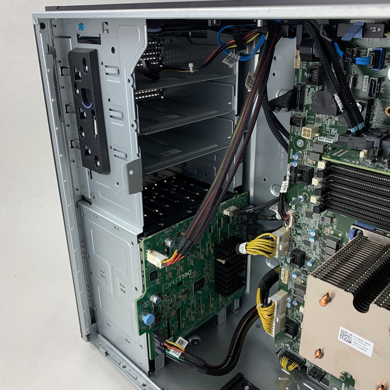 Dell PowerEdge T640 Tower Server 2x  Gold 6125 2.6 GHz  64 GB Ram No OS No HDD