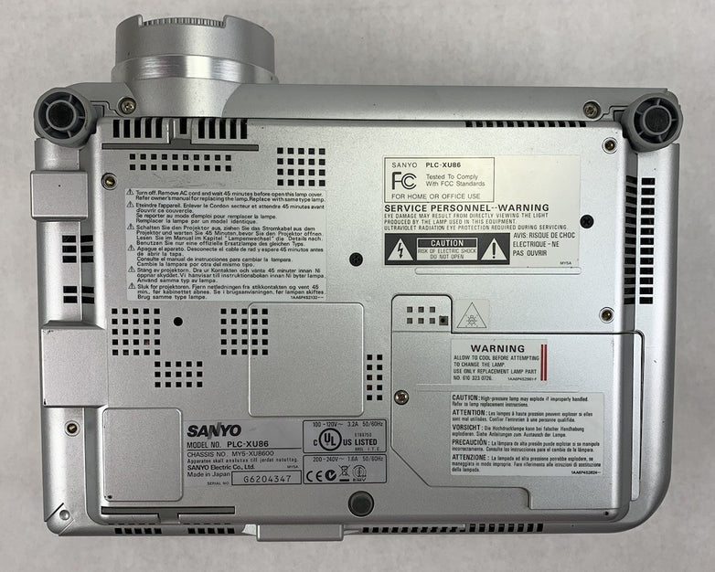 Sanyo PLC-XU86 LCD Projector – Parts or Repair Bad Lamp