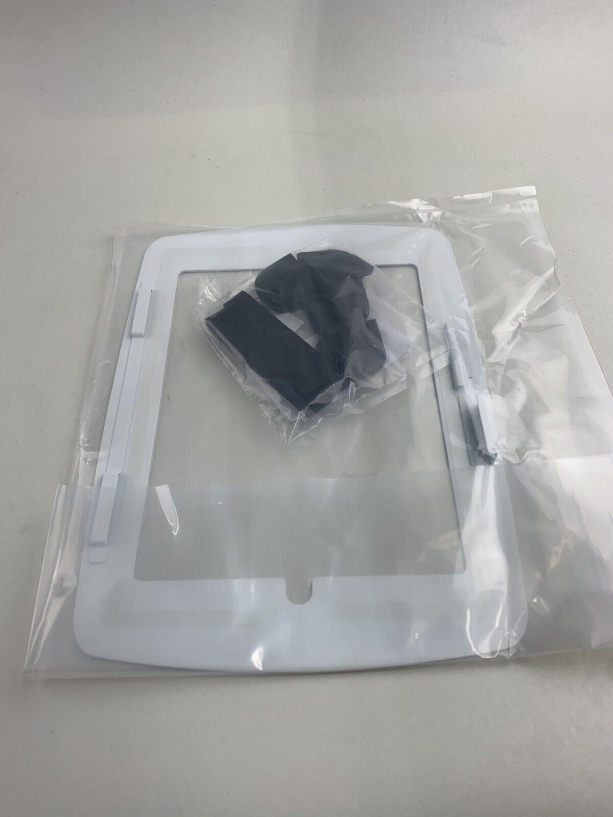 BossTab BFU0-2004 Fusion White Faceplate iPad Pro 10.5