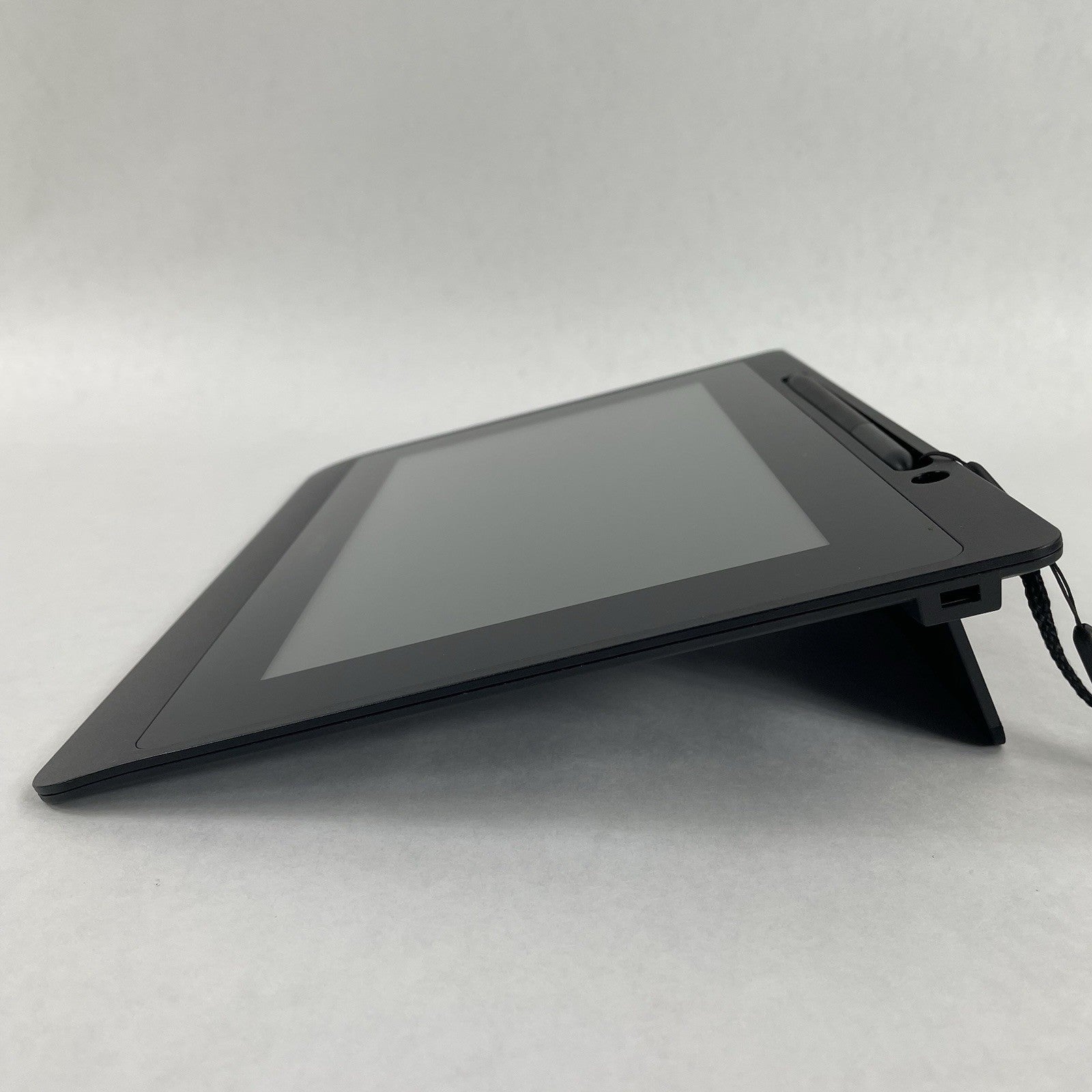 Wacom DTU-1141B 10.1" FHD Drawing Tablet - Scratched/No Power Cord & Cord Cover4