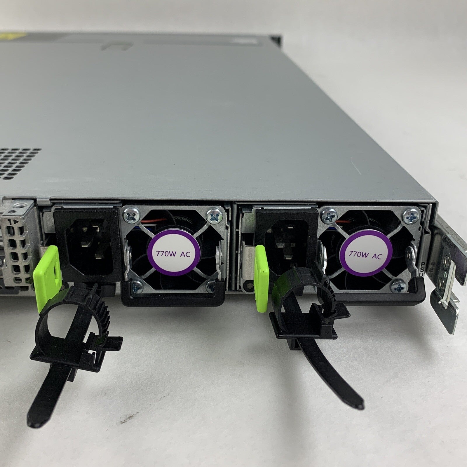 Cisco UCS C220 M4 Server 2x Xeon E5-2609V3 1.9 GHz 64 GB Ram No OS No HDD