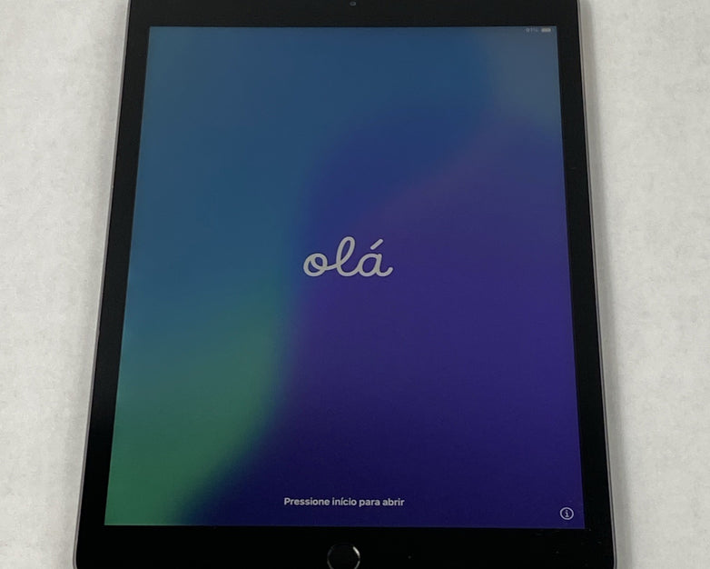 Apple iPad 7th Gen A2197 128GB 10.2" Wi-Fi Space Gray IOS 18.7.8