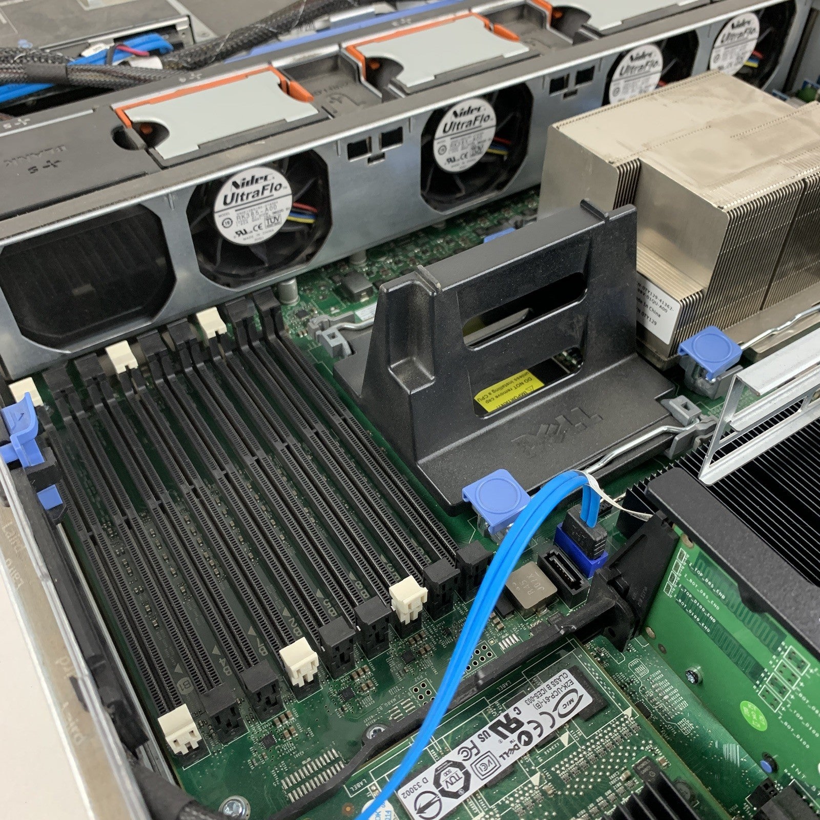 Dell PowerEdge R710 Server x1 Intel Xeon E5504 2.00 GHz 24 GB RAM No HDD No OS