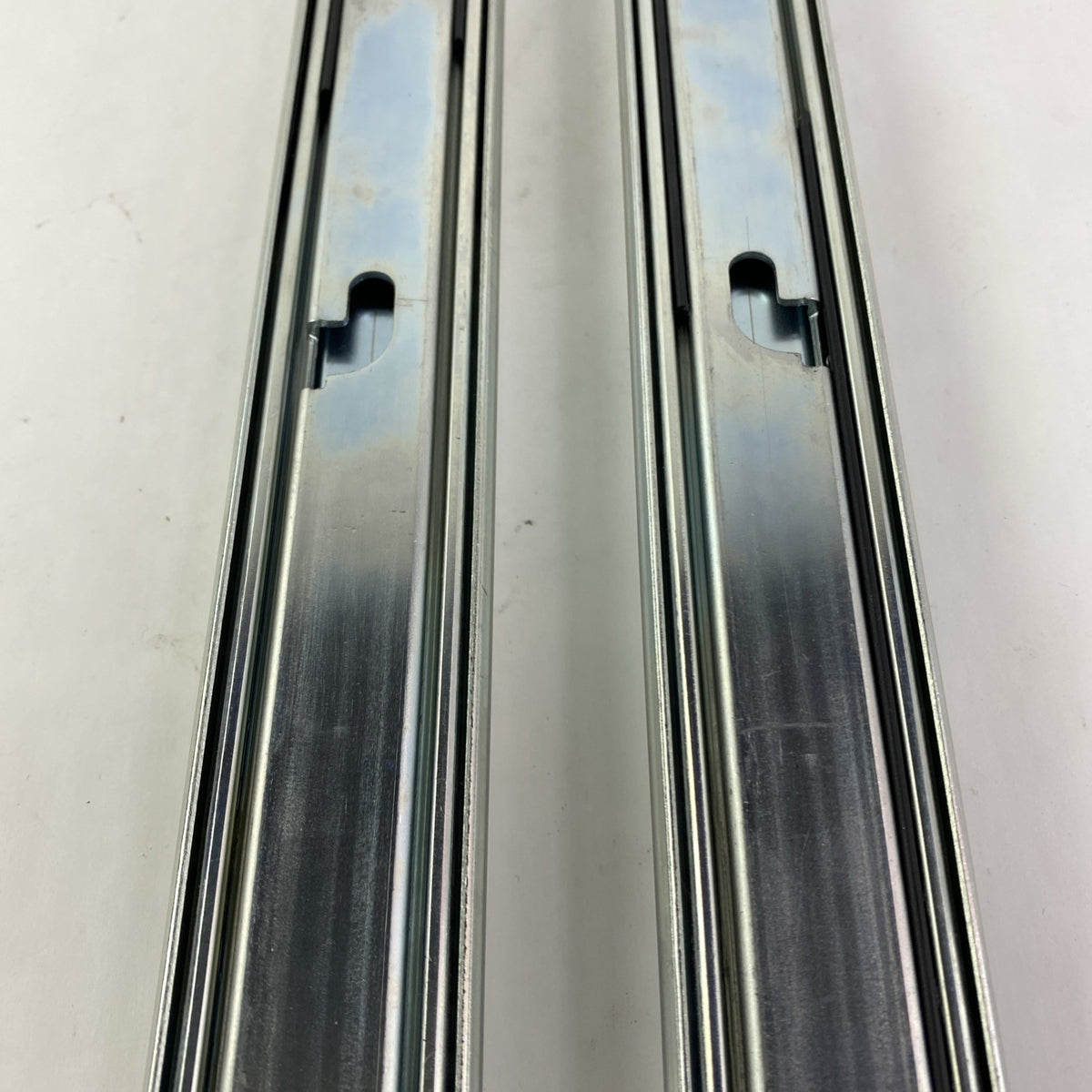 Dell R137J N915J Right and Left Sliding Server Rails 11