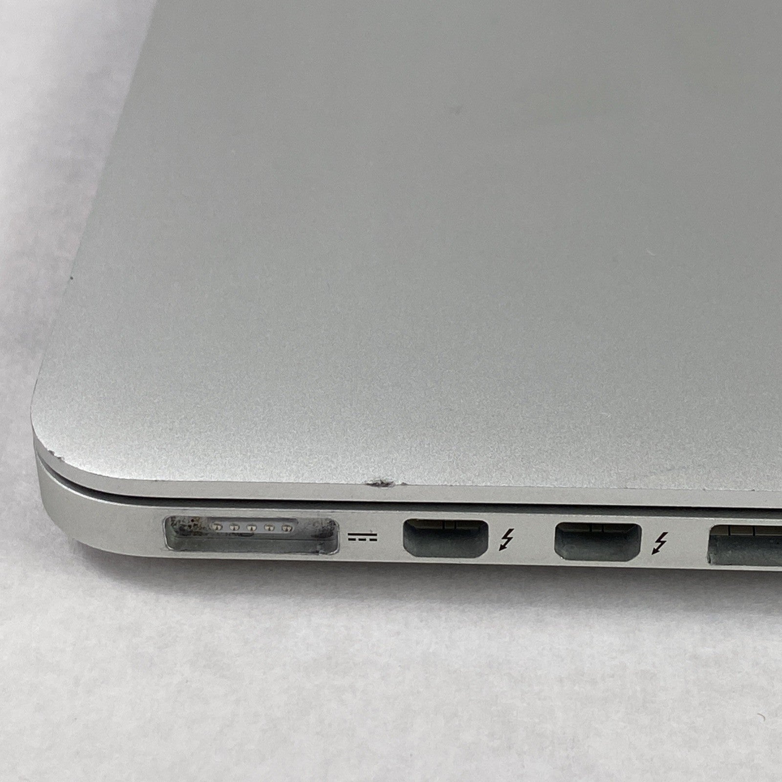 Apple MacBook Pro A1502 2015 Retina 13" 2.7GHz i5 8GB RAM 120GB SSD os12.7.6