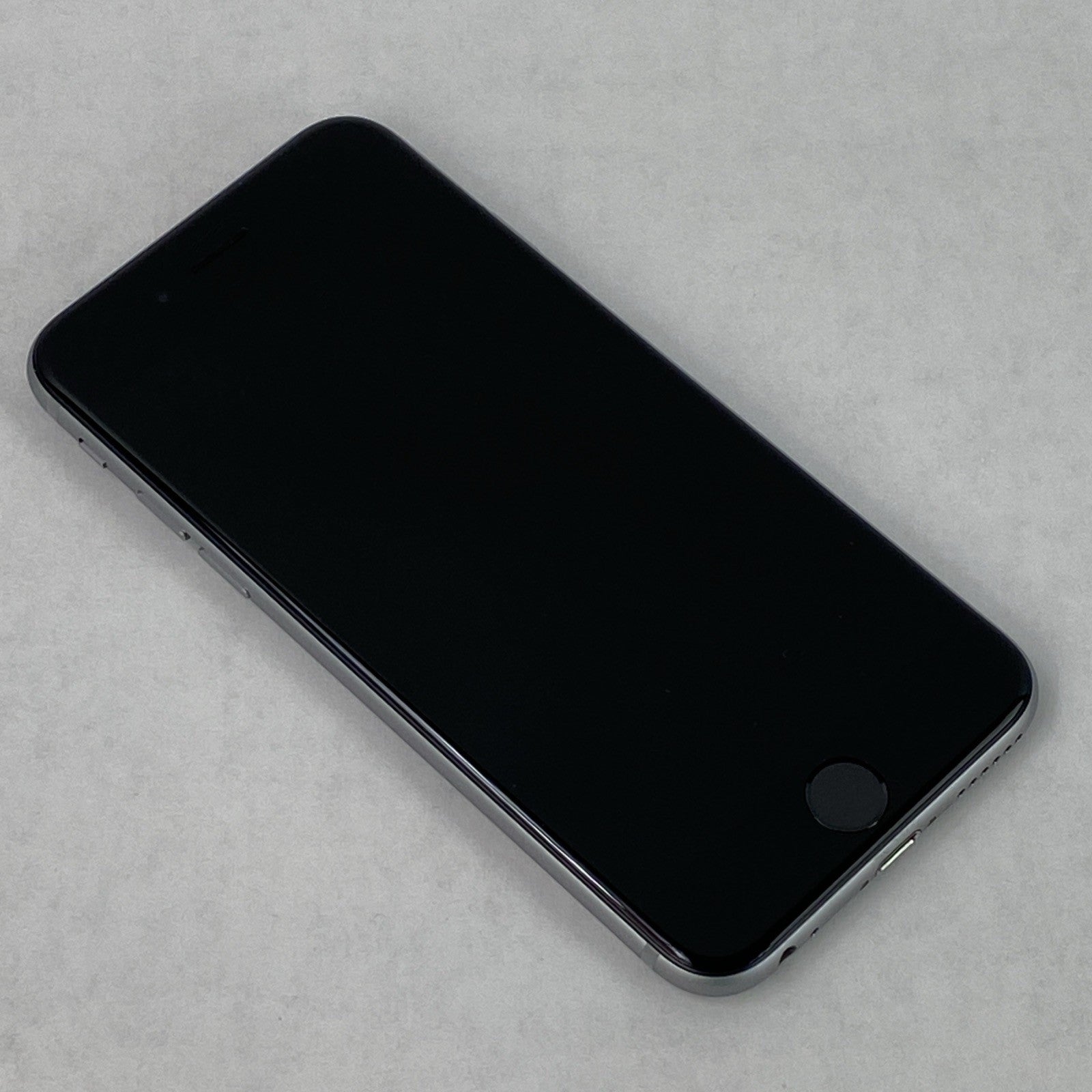 Apple iPhone 6s A1688 32GB Unlocked 4.7" Silver IOS 15.8.52
