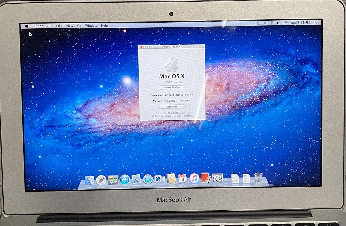 Apple MacBook Air A1370 2010 11" 1.4GHz Core 2 Duo 4GB RAM 60GB SSD os10.7.5
