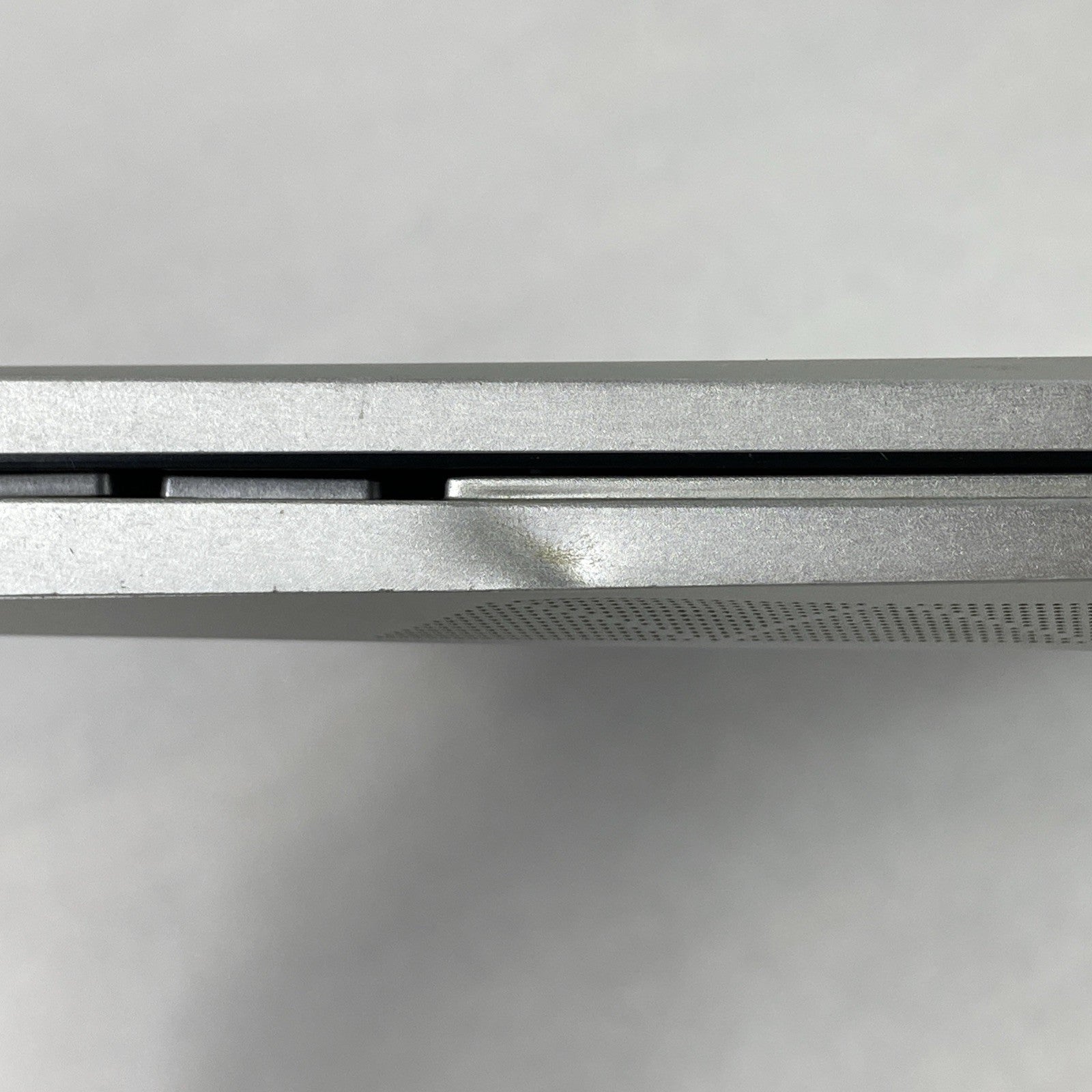 HP Envy x360 m Convertible 15m-ed0023dx 15.6" Touch i7-1065G7 12GB RAM No HDD/OS