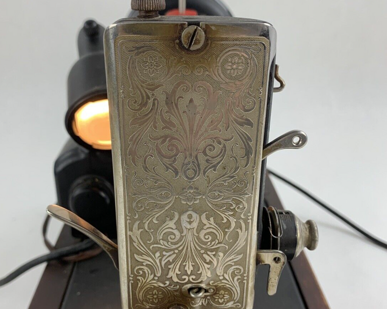 Singer Sewing Machine 15-7 Powers On Motor Runs Dried Belts