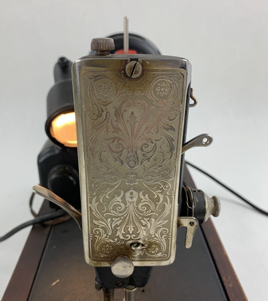 Singer Sewing Machine 15-7 Powers On Motor Runs Dried Belts