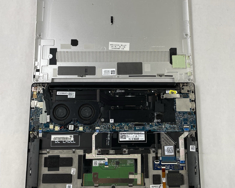 Dell XPS 13 9380 13.3" i7-8565U 1.80GHz 16GB RAM No SSD No OS No Batt Bad Corner