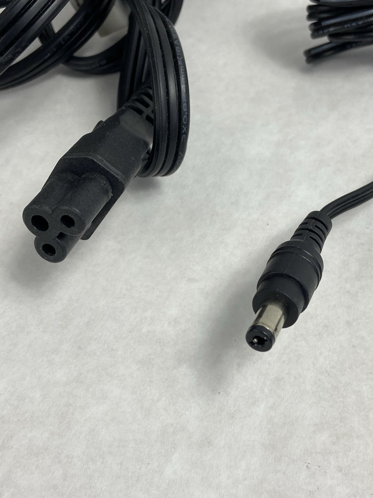 APD DA-30E12 AC Power Adapter2