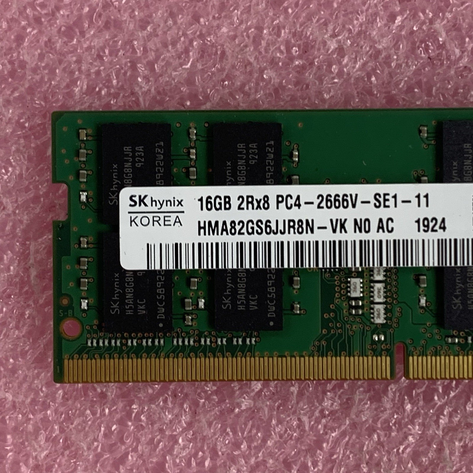 SK Hynix HMA82GS6JJR8N-VK 16 GB DDR4 SODIMM 2666 MHz Laptop  Memory  Ram2