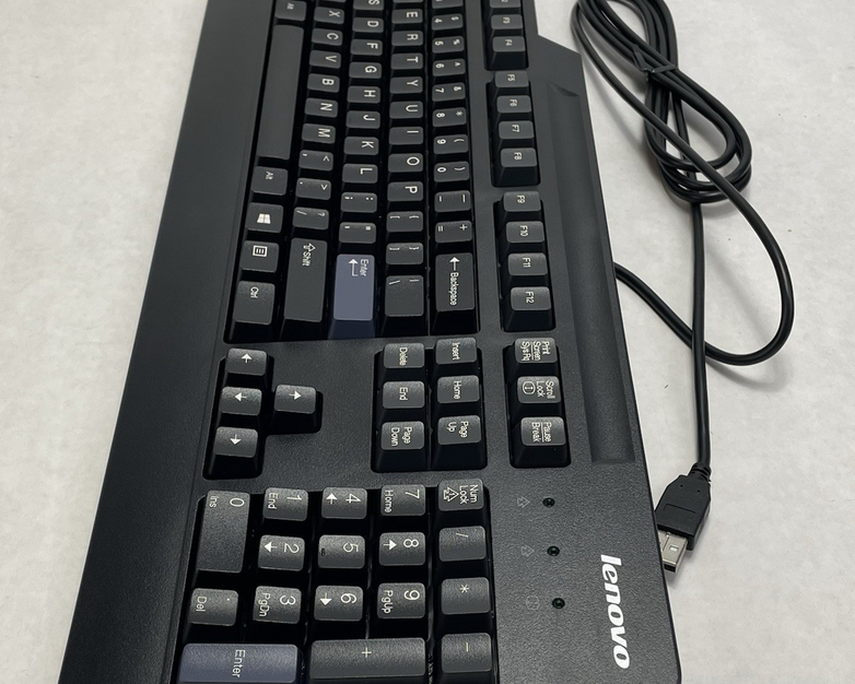 Lenovo 54Y9400 SK-8825 USB Wired Quiet Thin Keyboard Black 104 Keys Pop Out Feet