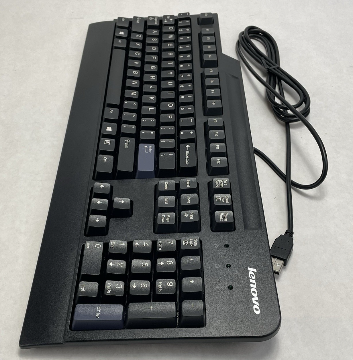 Lenovo 54Y9400 SK-8825 USB Wired Quiet Thin Keyboard Black 104 Keys Pop Out Feet3