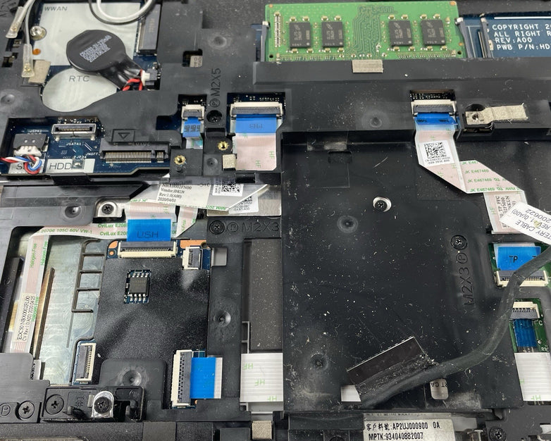 Dell Latitude 5510 15.6" i5-10310U 1.70 GHz 8 GB RAM No SSD/OS/Batt - Worn