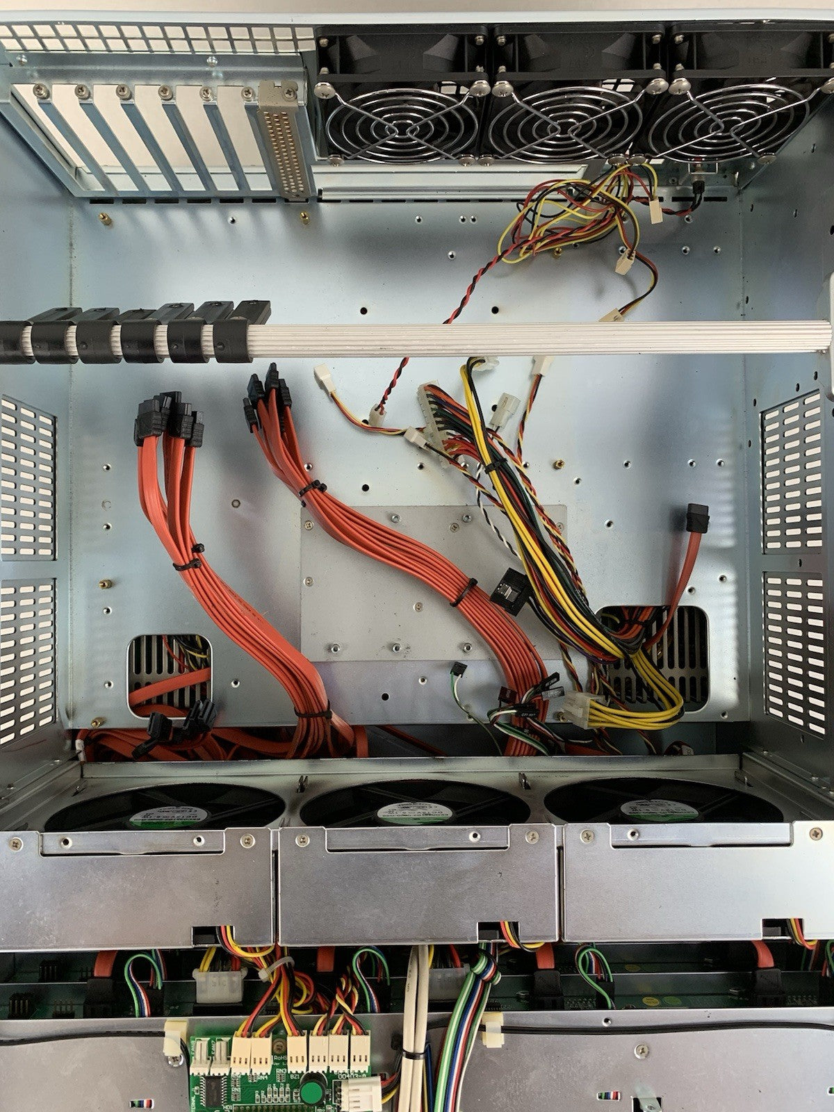 Facilis Terrablock TB-24D 24-Bay Server Chassis w/ Caddies No Boards, PSU or HDD