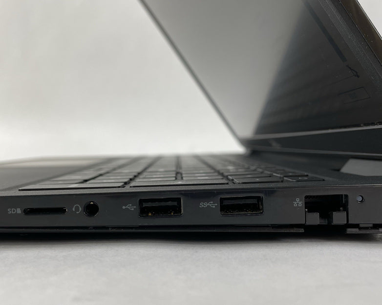 Dell Latitude 3520 15.6" i5-1135G7 2.40 GHz 8 GB RAM No SSD/OS/AC