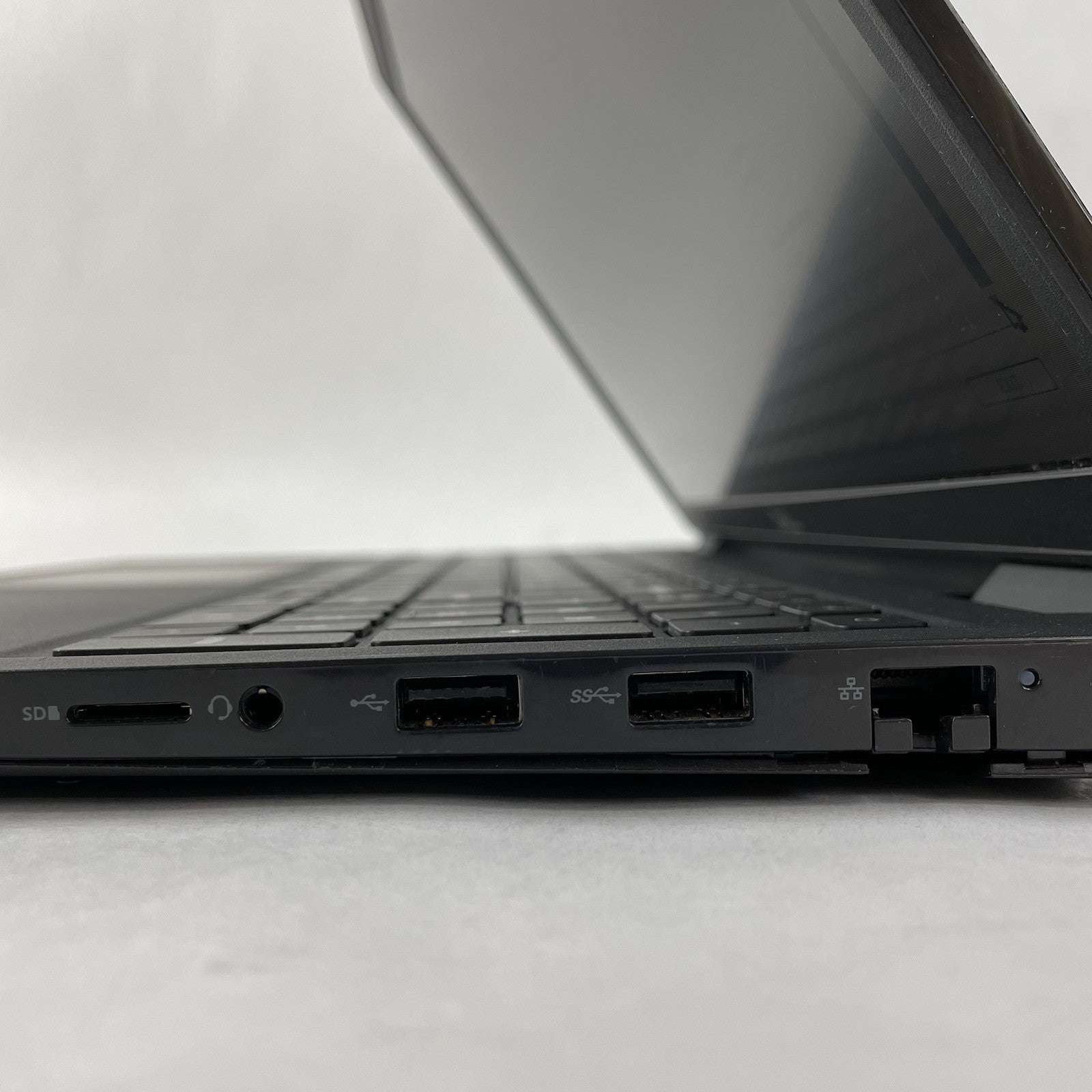 Dell Latitude 3520 15.6" i5-1135G7 2.40 GHz 8 GB RAM No SSD/OS/AC7