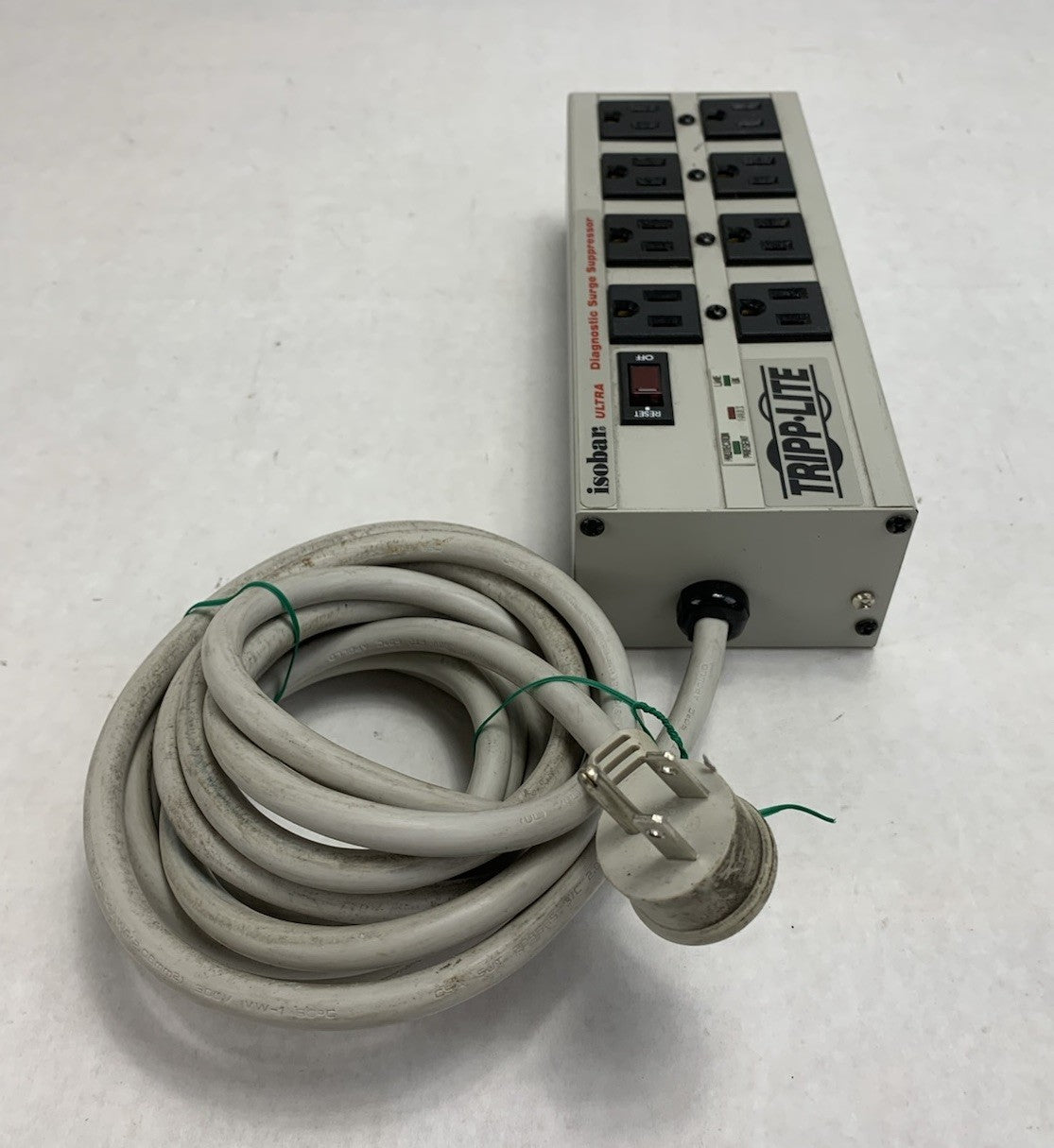 Tripp Lite ISOBAR8ULTRA Diagnostic Surge Suppressor4