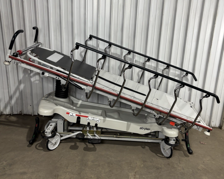 Stryker 1001 IPX2 Pedal Hydraulic Stretcher Deteriorated Rubber Wheels No Bed