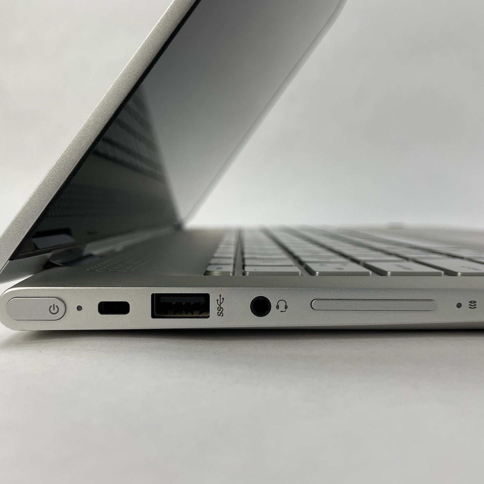 HP Envy x360 15-aq267cl 15.6" i7-8550U 1.80 GHz 8 GB RAM No SSD/OS/AC4