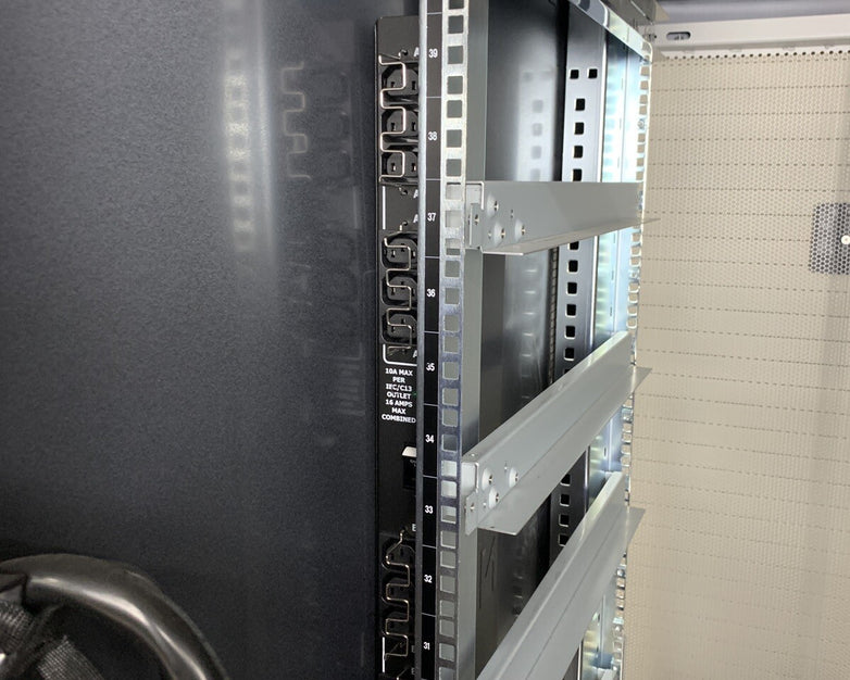 NETAPP NAC-0501 Server Rack Cabinet Unlocked No Keys