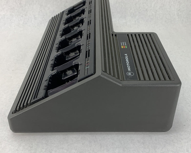 Motorola NTN1177A 6-Bay Radio Battery Charger