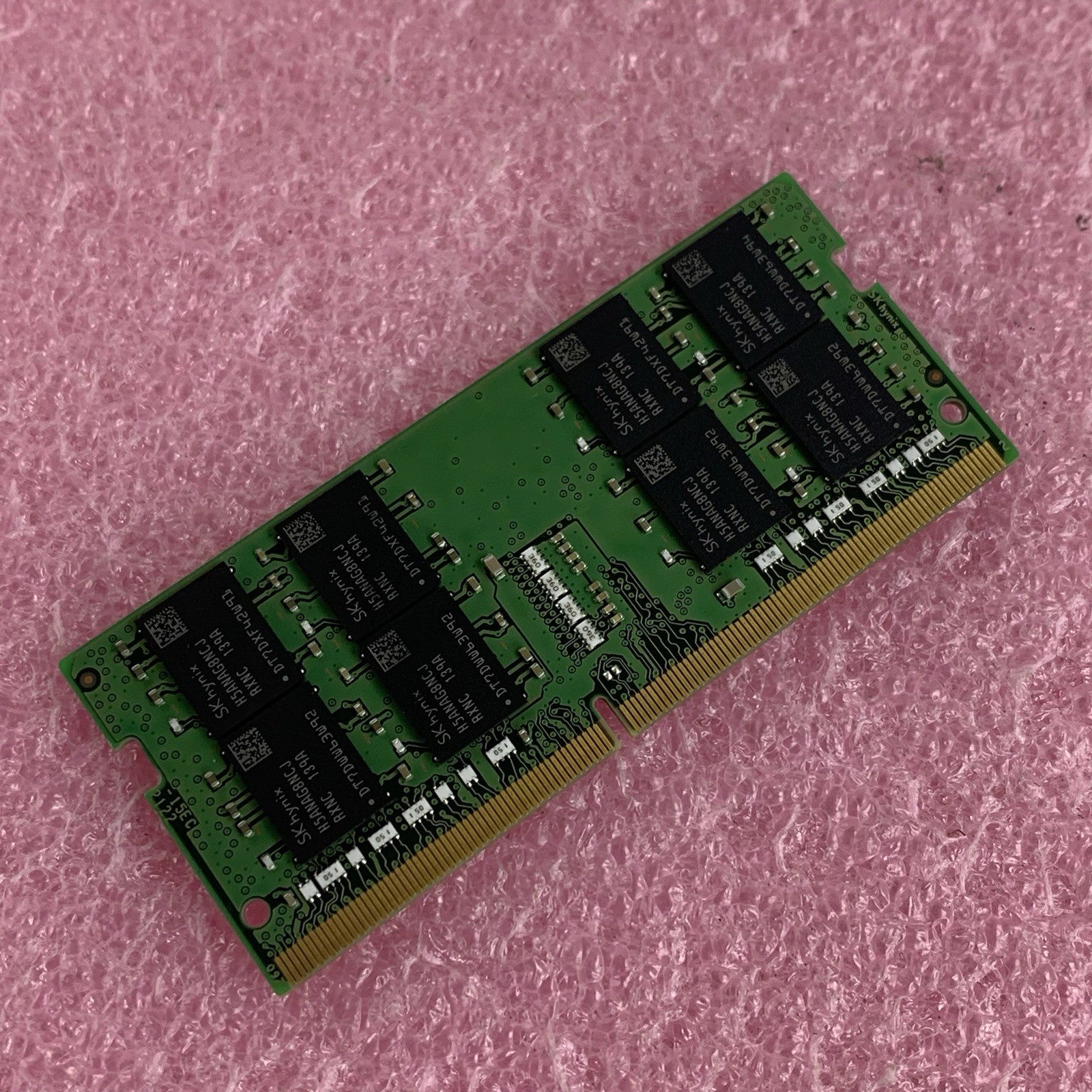 SK Hynix HMAA4GS6CJR8N-XN 32 GB DDR4 SDRAM DIMM PC4-3200AA 288-Pin Laptop Ram4