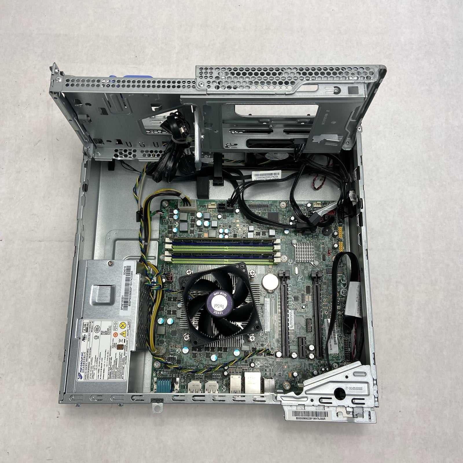 Lenovo ThinkCentre M900 SFF Intel Core i5-6500 3.2GHz 8GB RAM No HDD No OS10