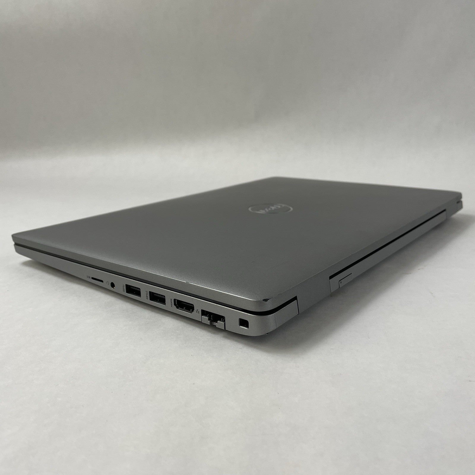 Dell Latitude 5520 15.6" i5-1135G7 2.4GHz 8GB RAM No SSD/OS/AC - Scratched Paint9