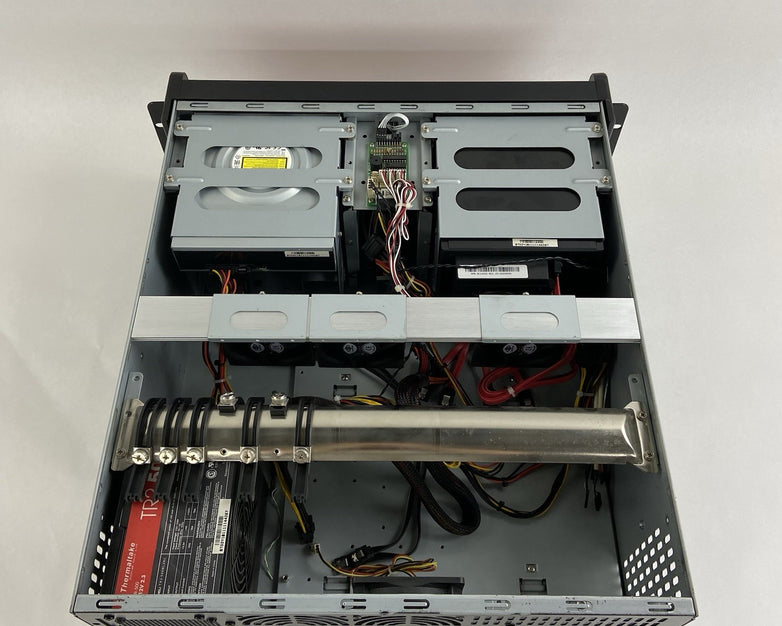 iStarUSA D-400SE-RD 4U Compact Computer Rackmount Chassis Thermaltake 500W PSU