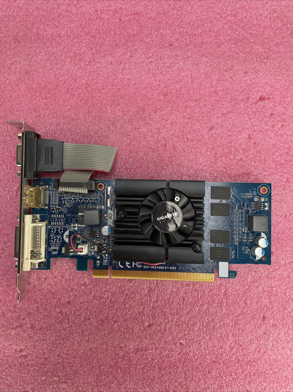 Gigabyte GV-N210D3-1GI NVIDIA GeForce 210 1GB GDDR3 PCIe Graphics Card
