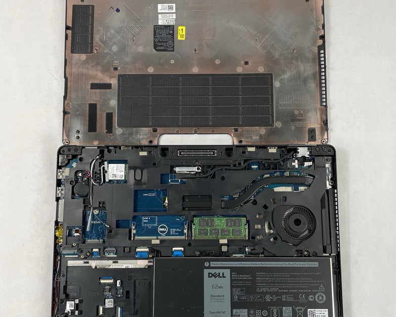 Dell Latitude E5570 15.6" Core i5-6300U 2.40 GHz 8 GB RAM No SSD No OS