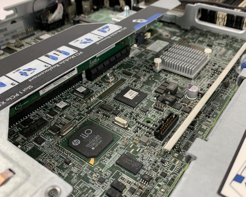 HP Proliant DL360p G8 Gen8 2x Quad Core E5-2609 2.4 GHz 16 GB RAM No HDD No OS
