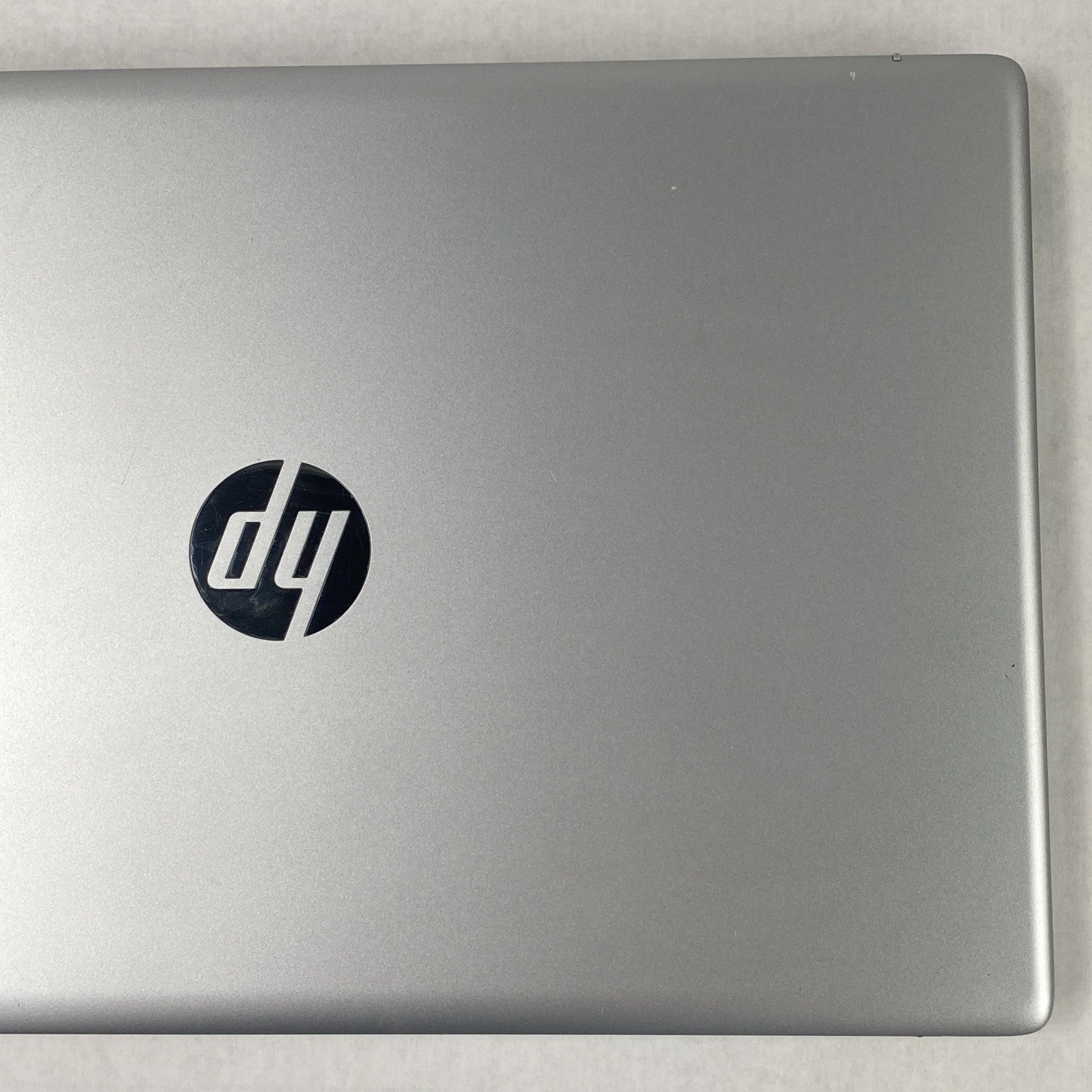 HP Laptop 17-cp1035cl AMD Ryzen 5 5625U 2.30 GHz 16 GB 17.3" No HDD No OS