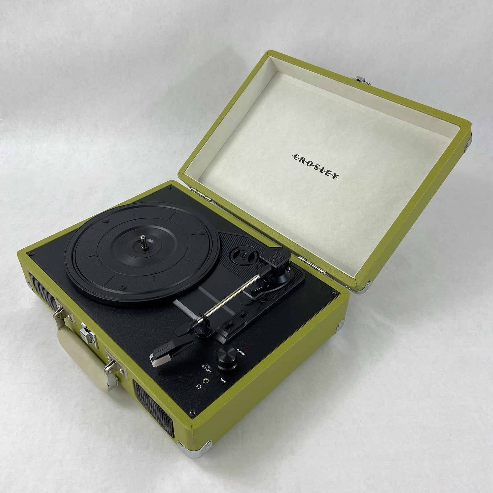 Crosley CR8005DGR Cruiser Deluxe 3-Speed Turntable2